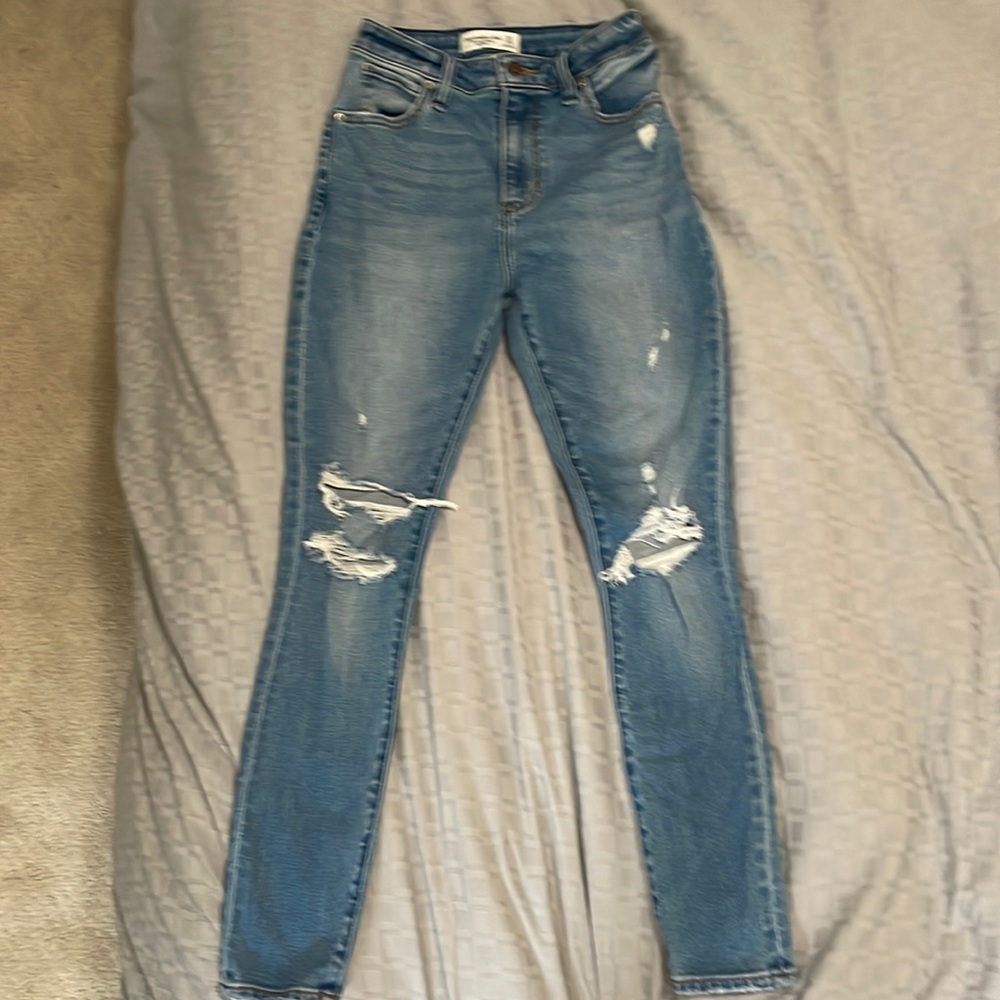 Abercrombie & Fitch Super Skinny High Rise Curve Love  Distressed Jeans